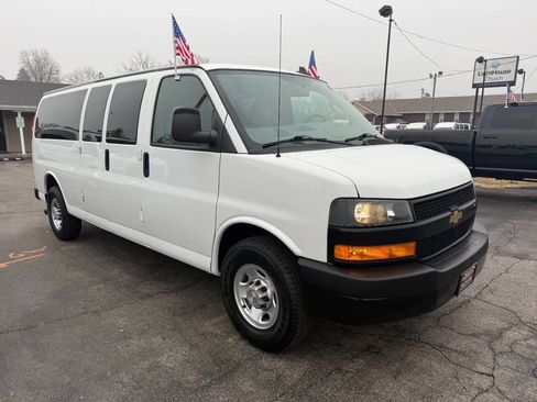 Used 2019 Chevrolet Express 3500 LS image 4