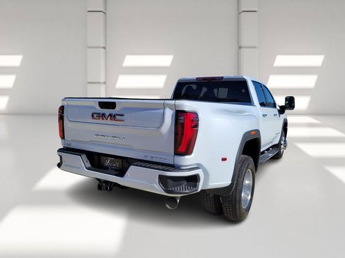 New 2026 GMC Sierra 3500 Denali w/ Denali Reserve Package image 5