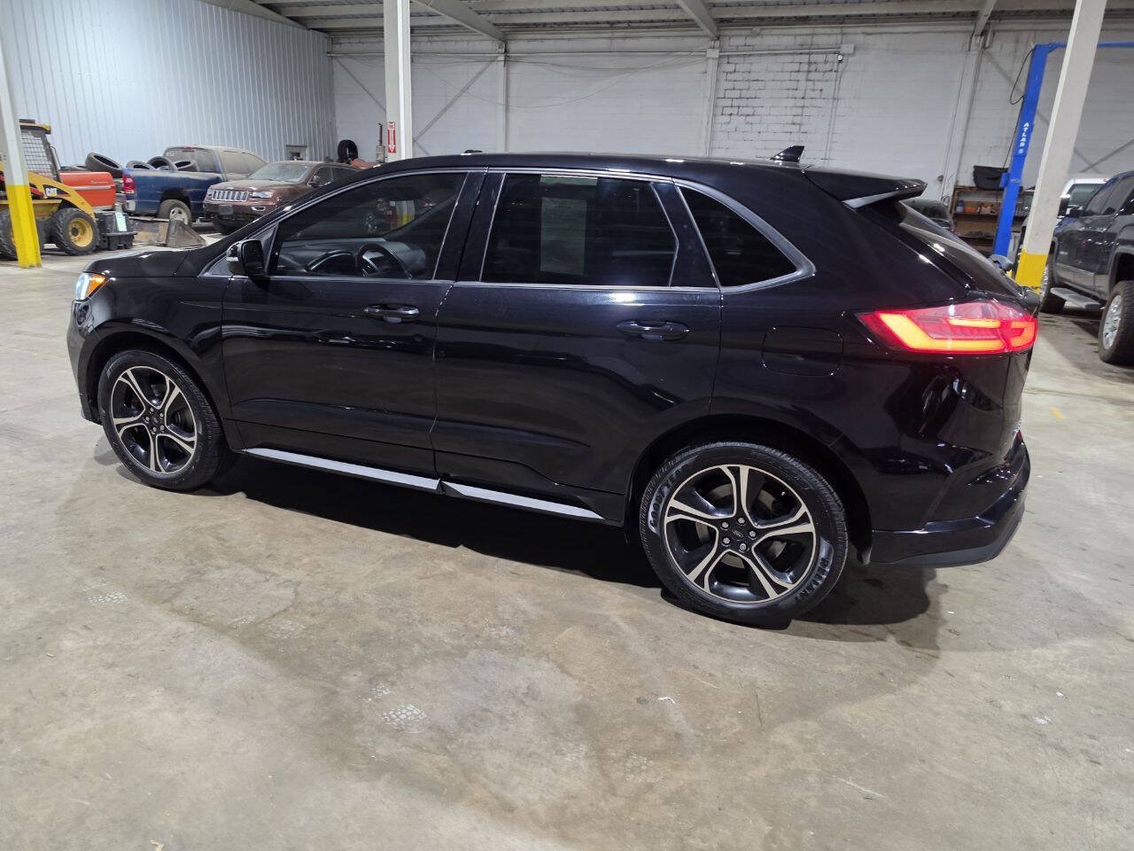Used 2019 Ford Edge ST w/ Convenience Package AWD/4WD image 6