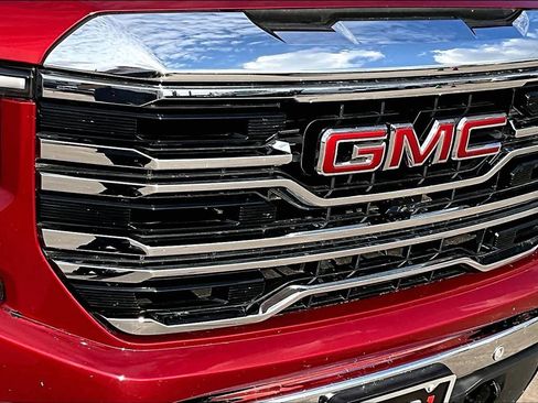 Certified 2024 GMC Sierra 1500 SLT image 29