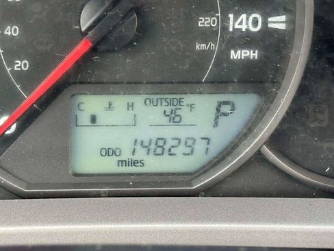 Used 2016 Toyota RAV4 LE image 23