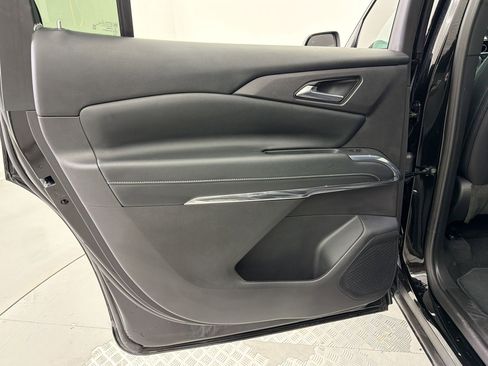 Used 2026 Chevrolet Traverse LT FWD image 24