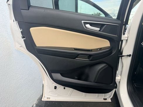 Used 2016 Ford Edge SEL w/ Equipment Group 201A image 28