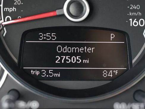 Used 2019 Volkswagen Beetle 2.0T S FWD image 46