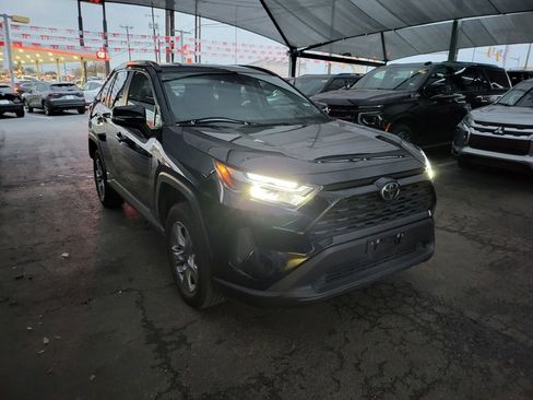 Used 2025 Toyota RAV4 XLE image 3