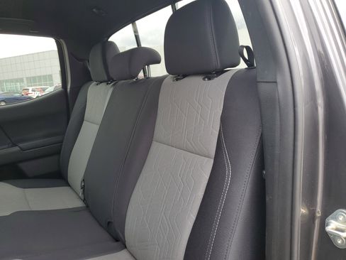 Used 2021 Toyota Tacoma TRD Sport image 13