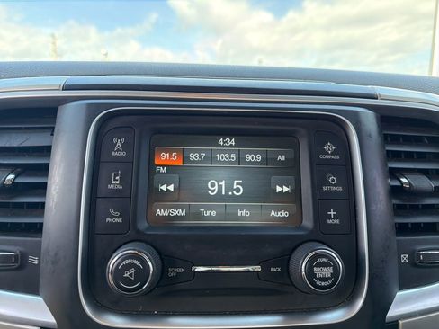 Used 2020 RAM 1500 Classic SLT AWD/4WD image 33
