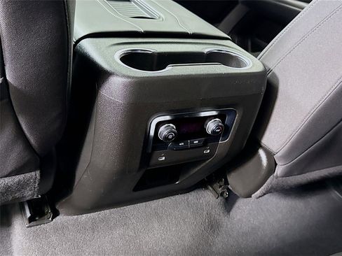 Used 2024 GMC Yukon SLE AWD/4WD image 17