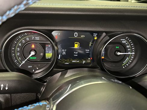 Used 2022 Jeep Wrangler Unlimited Rubicon 4xe w/ Cold Weather Group AWD/4WD image 20