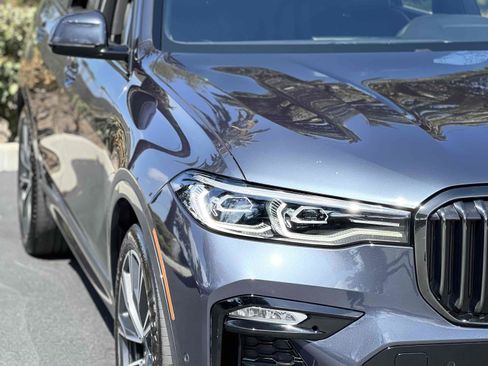 Used 2022 BMW X7 xDrive40i w/ M Sport Package AWD/4WD image 63