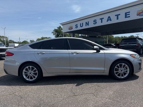 Used 2020 Ford Fusion SE FWD image 4