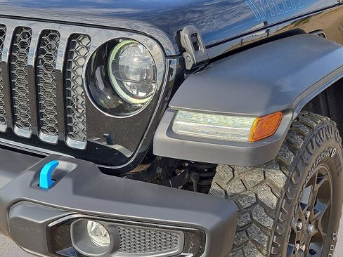 Used 2023 Jeep Wrangler Unlimited AWD/4WD image 9
