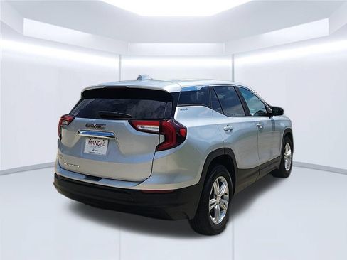 Used 2022 GMC Terrain SLE w/ LPO, Floor Liner Package FWD image 5