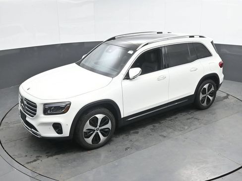 Used 2025 Mercedes-Benz GLB 250 4MATIC image 37
