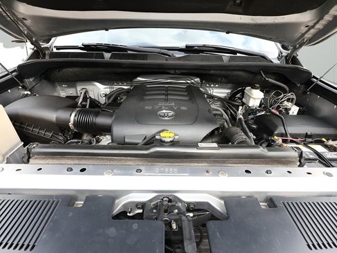 Used 2014 Toyota Tundra Limited w/ Limited Premium Package AWD/4WD image 21