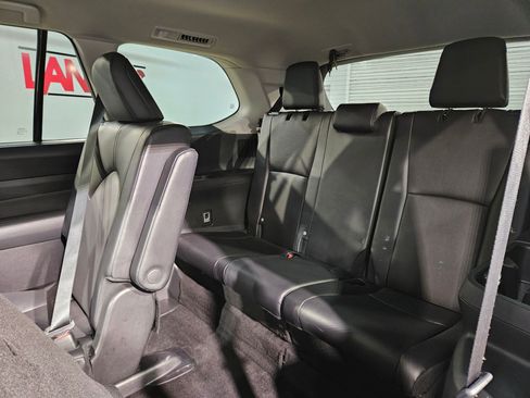 Used 2025 Toyota Grand Highlander AWD image 37