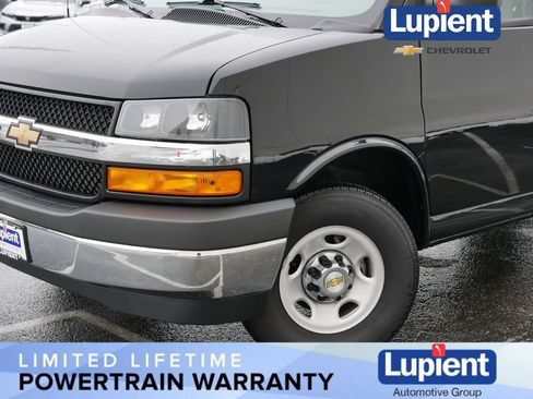 Used 2025 Chevrolet Express 3500 LT w/ LT Preferred Equipment Group image 29