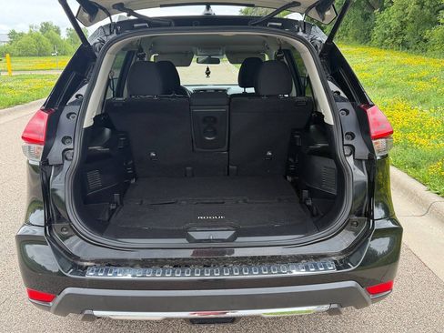 Used 2018 Nissan Rogue SV w/ Premium Package AWD/4WD image 5