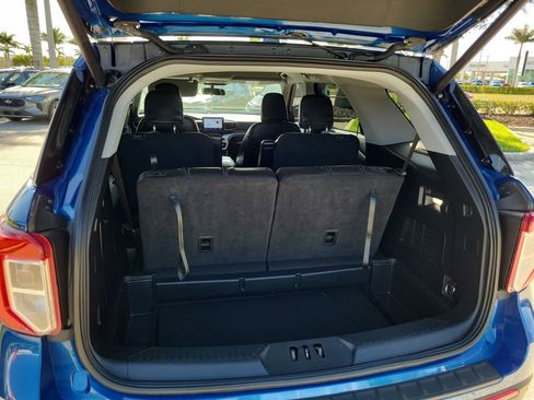 Used 2021 Ford Explorer XLT w/ Equipment Group 202A image 16