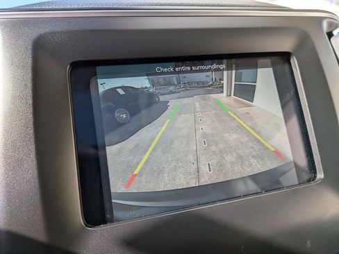 Used 2019 Jeep Cherokee Latitude Plus w/ Comfort/Convenience Group AWD/4WD image 12
