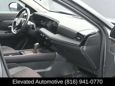 Used 2025 Nissan Kicks SR w/ Illumination Package AWD/4WD image 6