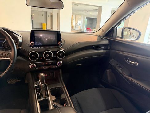 Used 2025 Nissan Sentra SV FWD image 29