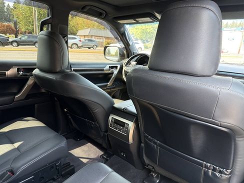 Used 2020 Lexus GX 460 Premium AWD/4WD image 25