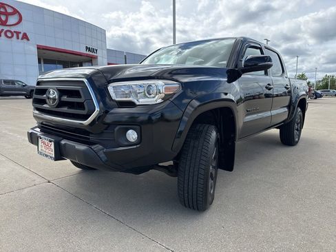 Used 2020 Toyota Tacoma SR5 w/ Technology Package AWD/4WD image 6