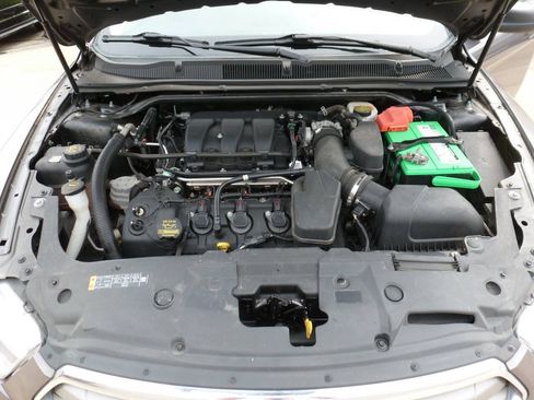 Used 2014 Ford Taurus SE FWD image 17
