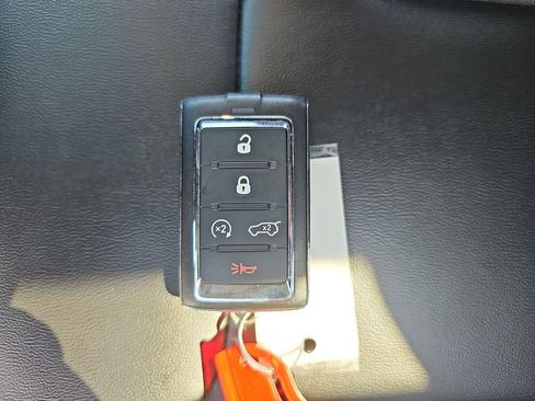 Used 2023 Jeep Grand Cherokee L Limited AWD/4WD image 37