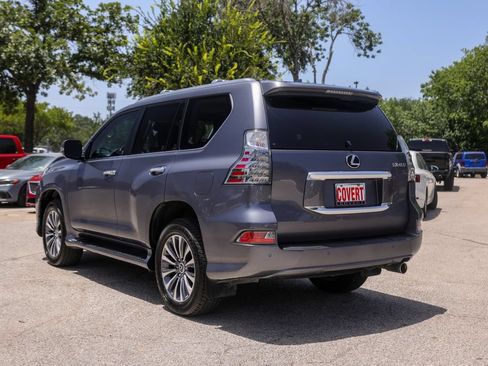 Used 2023 Lexus GX 460 Luxury w/ Accessory Package AWD/4WD image 3