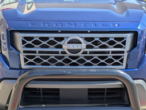 Used 2022 Nissan Frontier SV AWD/4WD image 9