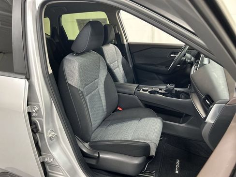 Used 2023 Nissan Rogue SV image 22