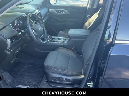 Used 2020 Chevrolet Traverse LT FWD image 11