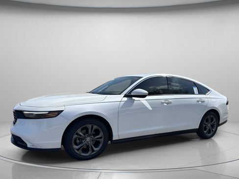 Certified 2023 Honda Accord EX image 2