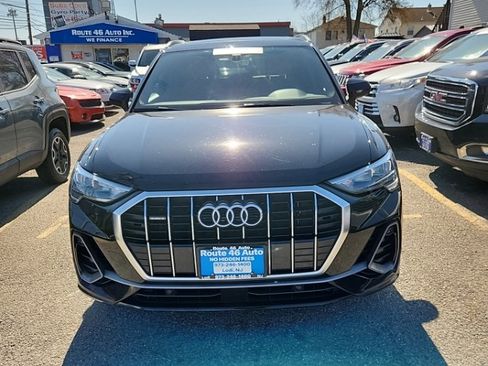 Used 2021 Audi Q3 2.0T Premium w/ Convenience Package AWD/4WD image 2