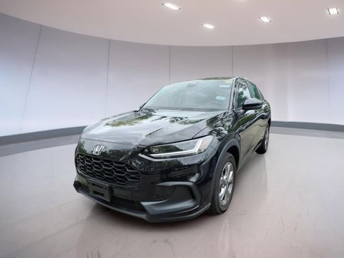 Used 2023 Honda HR-V LX image 2