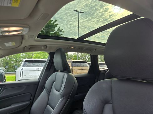 Used 2022 Volvo XC60 T8 Inscription Expression AWD/4WD image 25