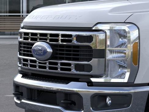 New 2026 Ford F350 XLT w/ FX4 Off-Road Package AWD/4WD image 17