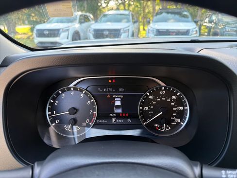Used 2025 Nissan Frontier SV w/ Tow Package RWD image 21