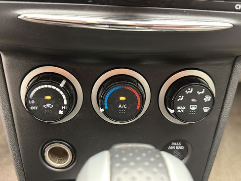 Used 2014 Nissan Rogue S AWD/4WD image 17