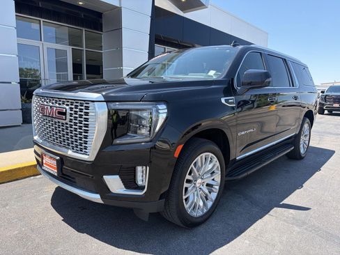 Used 2024 GMC Yukon XL Denali w/ Max Trailering Package AWD/4WD image 2