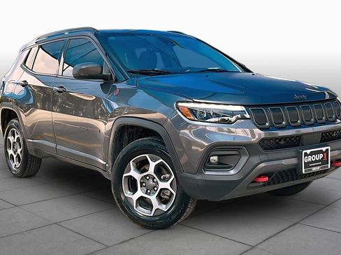 Used 2022 Jeep Compass Trailhawk w/ Trailhawk Elite Group AWD/4WD image 3