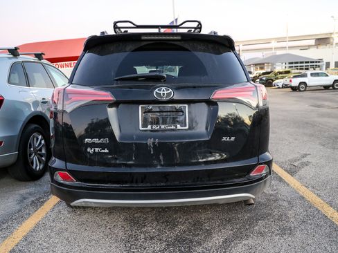 Used 2016 Toyota RAV4 XLE image 9