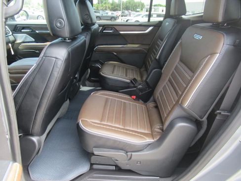 Used 2026 GMC Acadia Denali Ultimate AWD/4WD image 36