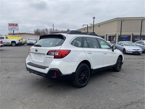 Used 2018 Subaru Outback 2.5i image 5