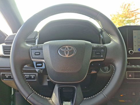 Certified 2025 Toyota Camry SE image 18