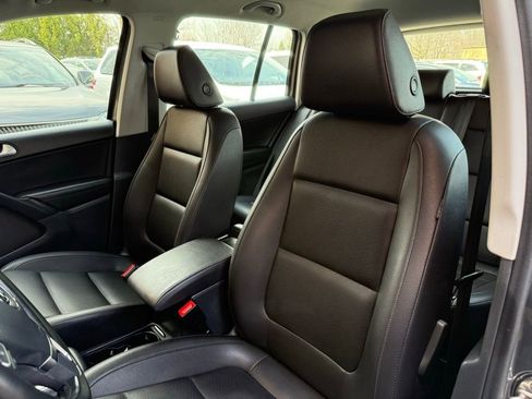 Used 2017 Volkswagen Tiguan S FWD image 10