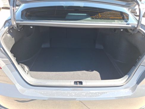 Used 2025 Toyota Camry SE FWD image 36