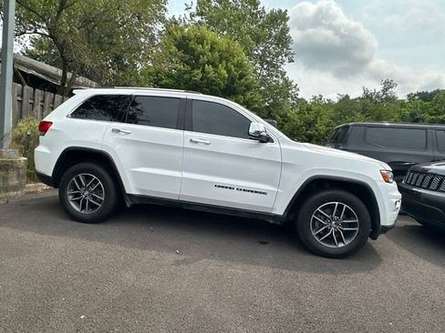 Used 2018 Jeep Grand Cherokee Limited AWD/4WD image 18
